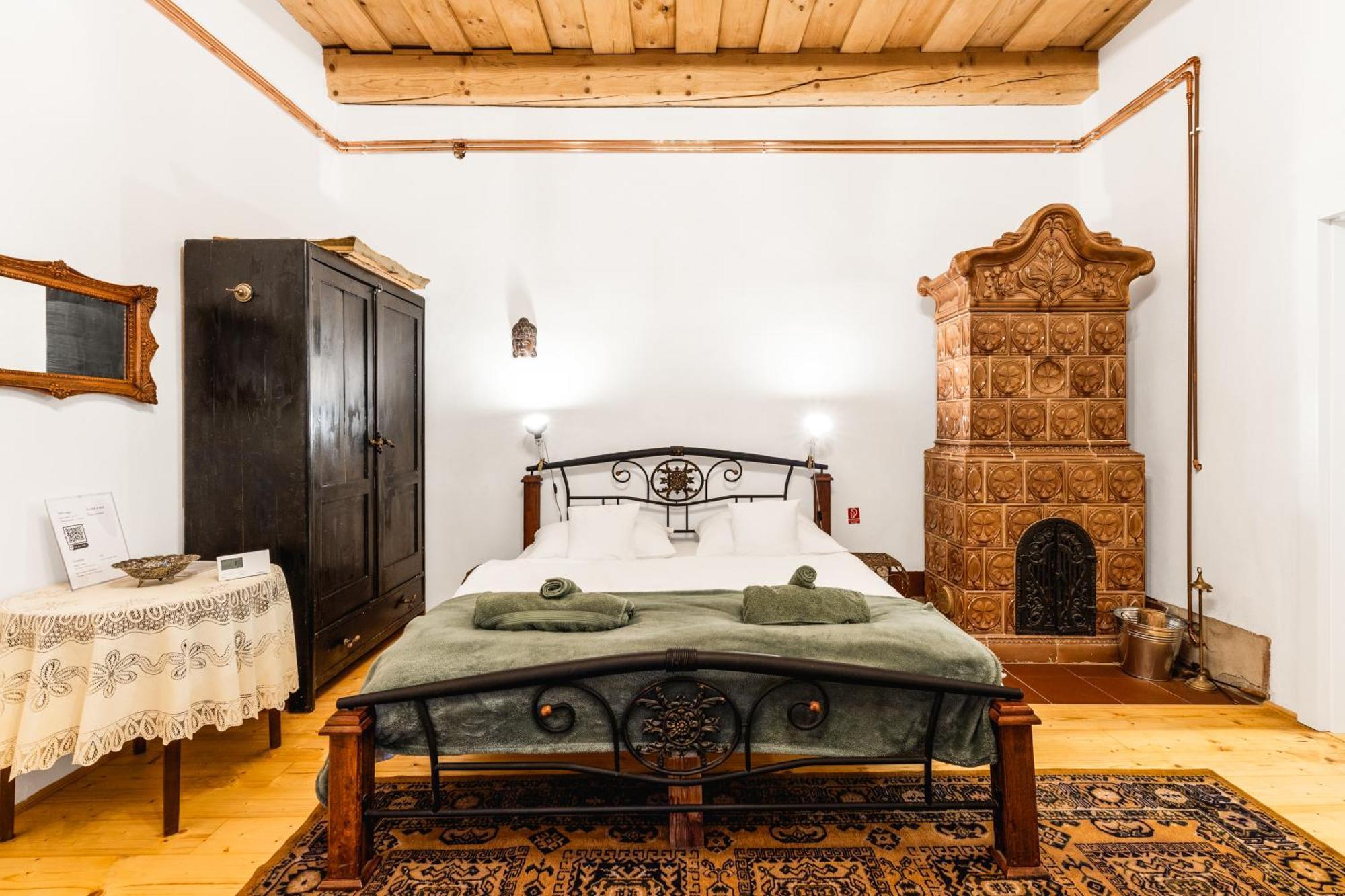 Sovi Dom- Historicke Apartmany Z 19 Storocia, 4Km Od Banskej Stiavnice Svaty Anton Exterior photo