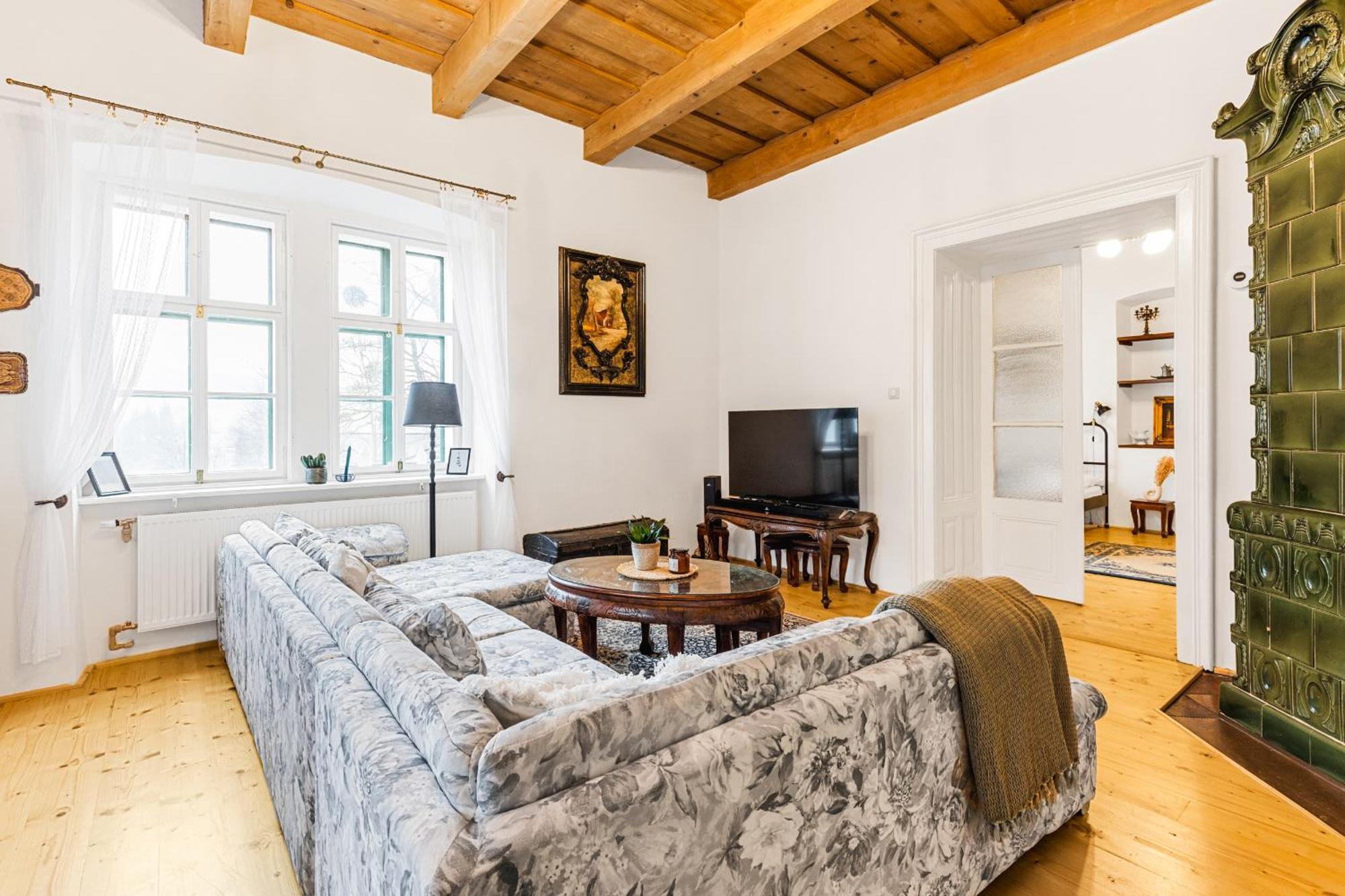 Sovi Dom- Historicke Apartmany Z 19 Storocia, 4Km Od Banskej Stiavnice Svaty Anton Exterior photo