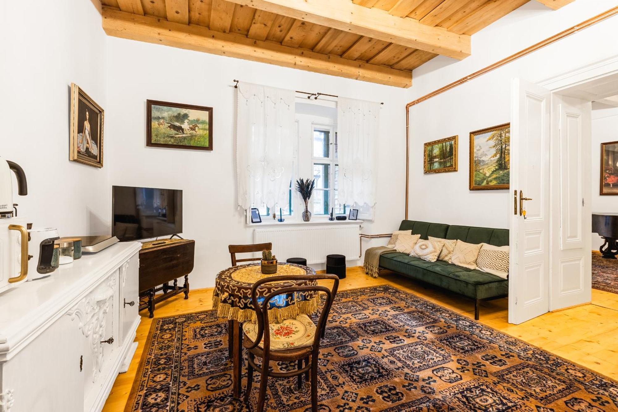 Sovi Dom- Historicke Apartmany Z 19 Storocia, 4Km Od Banskej Stiavnice Svaty Anton Exterior photo