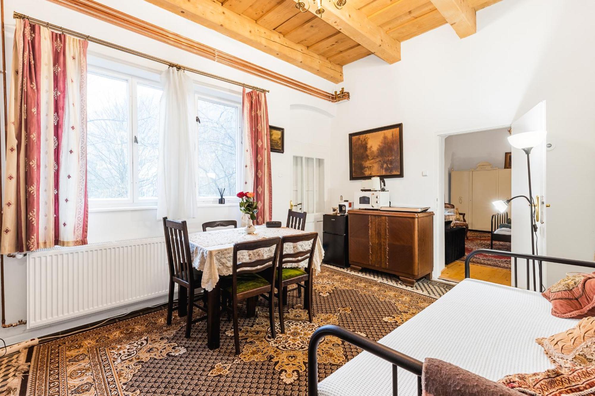 Sovi Dom- Historicke Apartmany Z 19 Storocia, 4Km Od Banskej Stiavnice Svaty Anton Exterior photo